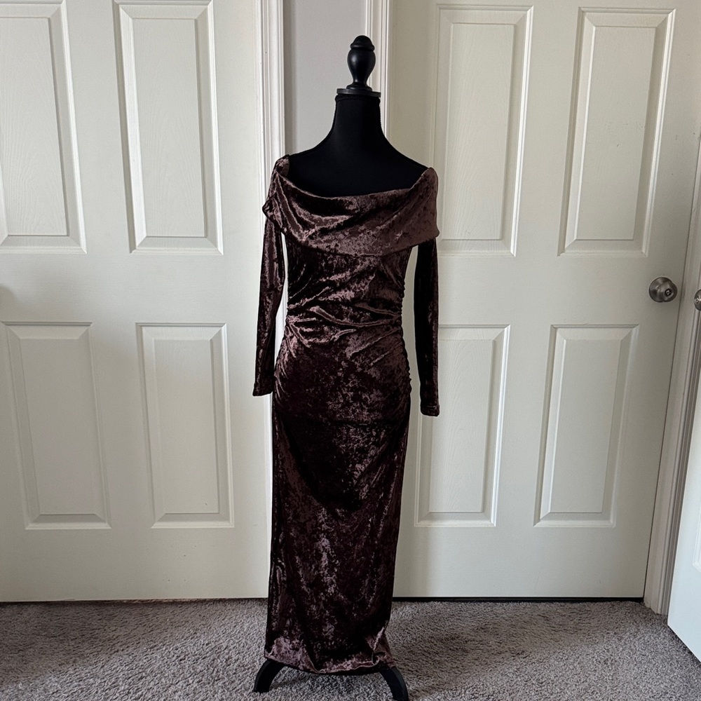 Cider Chocolate Velvet Long Sleeve Dress